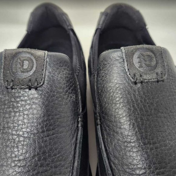 Men\'s 9 Dunham Wade slip on shoes loafers in black leather MCN422BK